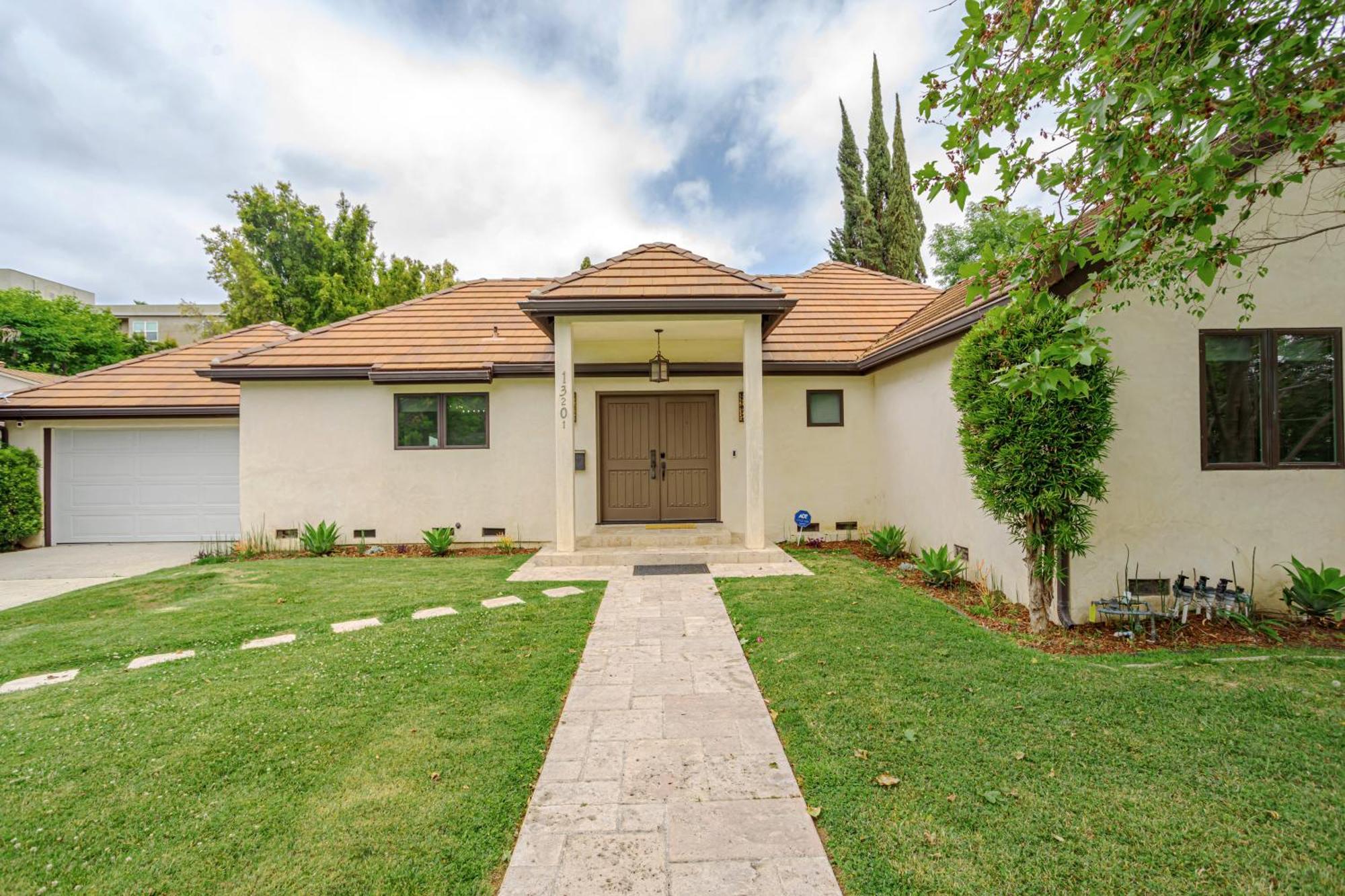 Hébergement de vacances Exquisite Oasis Near Universal With Large Pool Los Angeles
